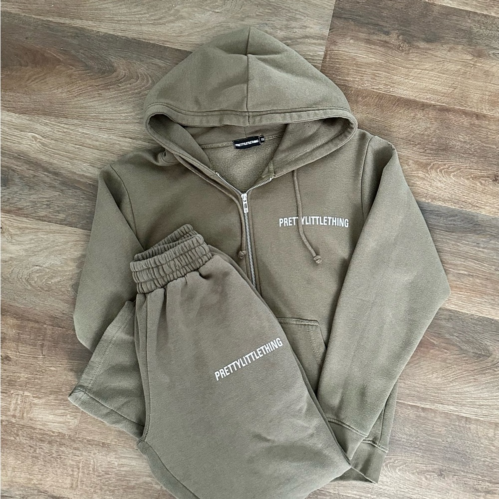 PrettyLittleThing matching sweatsuit